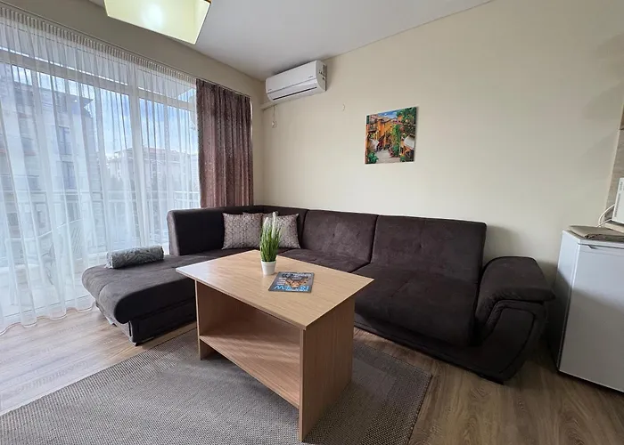 Kamelia * Slantchev Briag